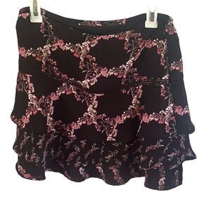 EUC 6p White House Black Market ruffle layer mini skirt